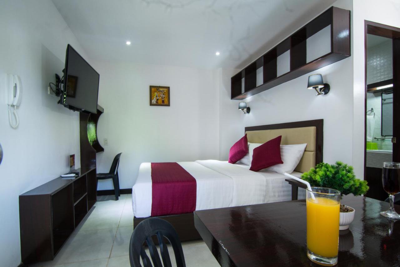 Diamond Hotel And Resto Catarman  Bagian luar foto